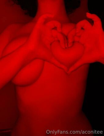 Aconite Nøgen Lækager OnlyFans Foto 28