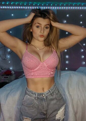 Adele Cash Nøgen Lækager OnlyFans Foto 13