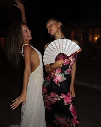 Alexis Ren