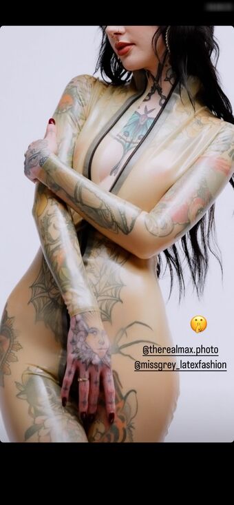 Alina Benson/Alinabnsn