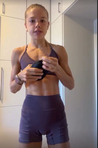 Aline Steffens Nøgen Lækager OnlyFans Foto 13
