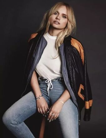 Alli Simpson
