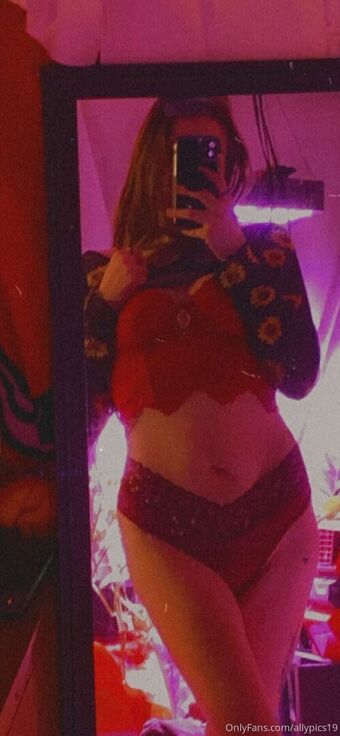 allypics19 Nøgen Lækager OnlyFans Foto 1