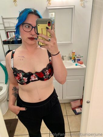 altjuniperjune Nøgen Lækager OnlyFans Foto 18