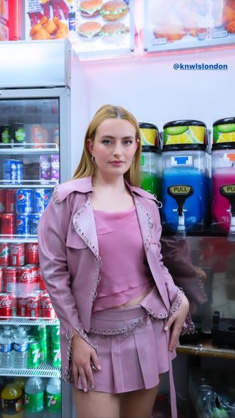 Amelia Dimoldenberg