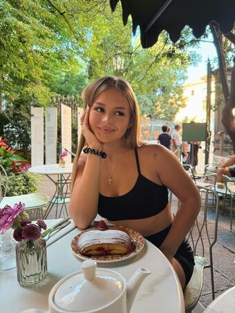 ana_beregoi Nøgen Lækager OnlyFans Foto 23