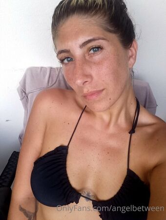 angelbetween Nøgen Lækager OnlyFans Foto 8