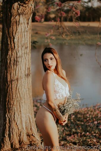 angiemoon9
