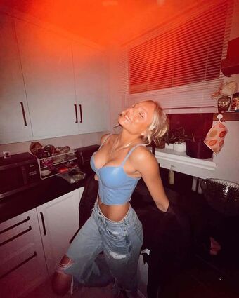 Anna Wright Nøgen Lækager OnlyFans Foto 8