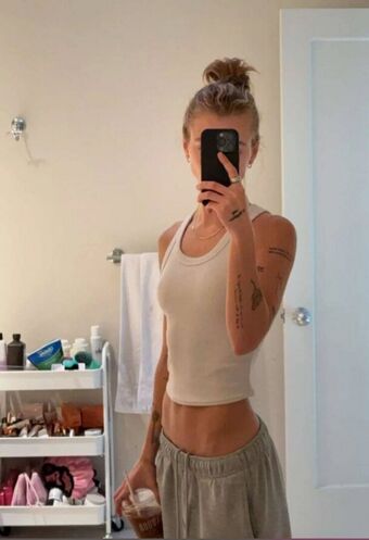 annashumate Nøgen Lækager OnlyFans Foto 9