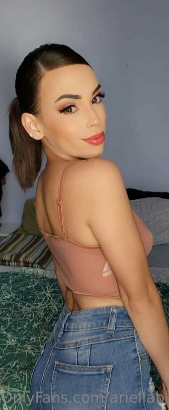 ariellabloom