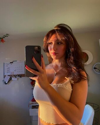 Bella Jones / bella_jones3 / bella_m_jones3 / bella45435 / bellaa__marrieeee / bella-m-jones