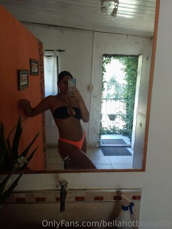 bellahotbrunette