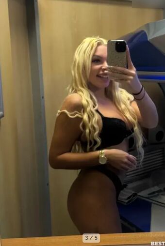 Blondebarbiebitch