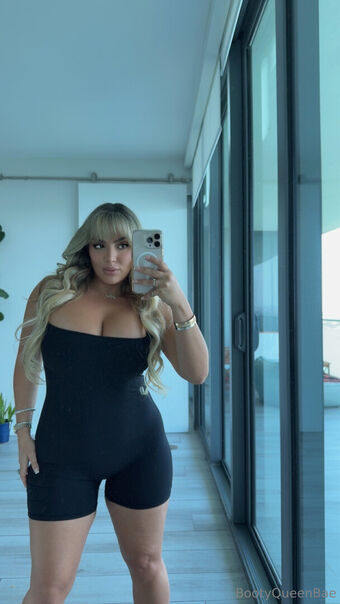 bootyqueenbae