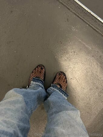 browngirl.foot.fantasy