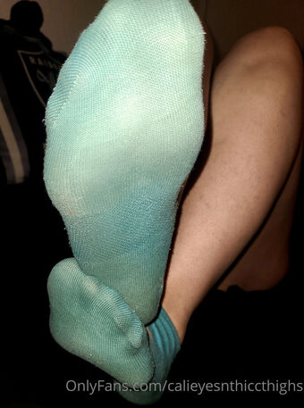 calieyesnthiccthighs