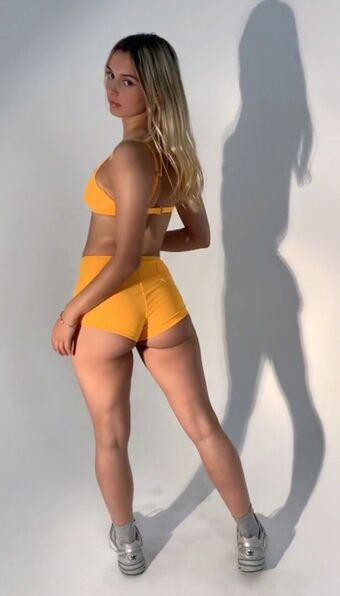 Cande Simoneit Nøgen Lækager OnlyFans Foto 18