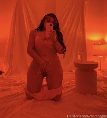 Champagne Nøgen Lækager OnlyFans Foto 40