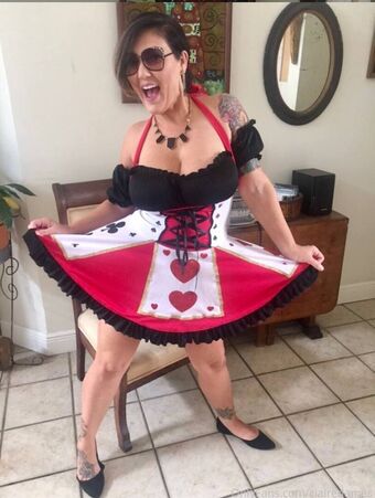 Claire Dames