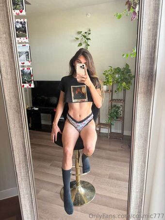 Cosmic Nøgen Lækager OnlyFans Foto 10