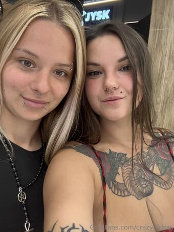 crazygirlsss Nøgen Lækager OnlyFans Foto 4