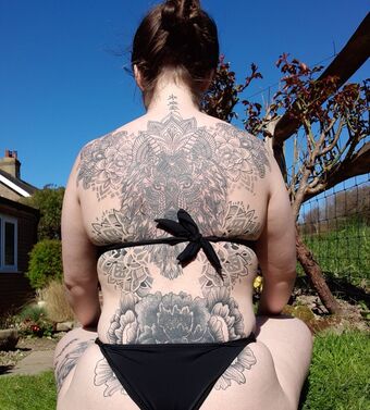 curvy_ali