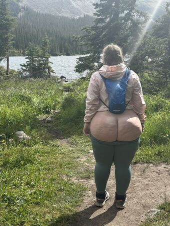 Curvy_Krysta