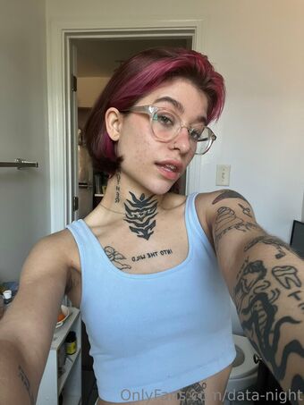 data-night Nøgen Lækager OnlyFans Foto 12