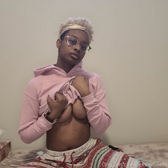 deedeebee96 Nøgen Lækager OnlyFans Foto 17