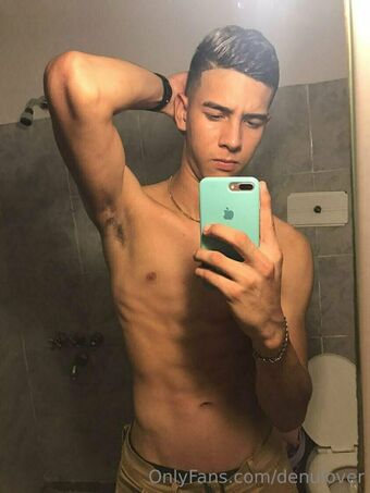 denulover Nøgen Lækager OnlyFans Foto 9