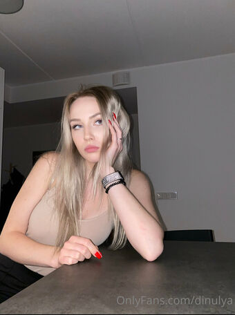 dinulya Nøgen Lækager OnlyFans Foto 28