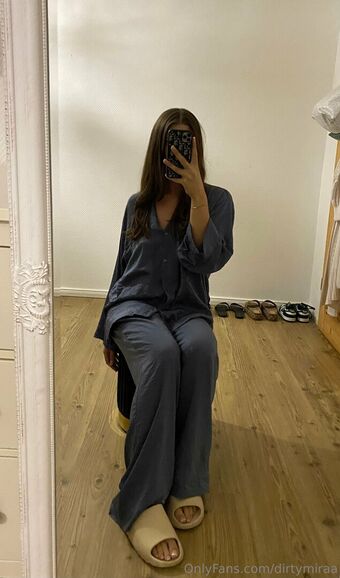 dirtymiraa Nøgen Lækager OnlyFans Foto 22