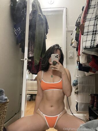 divineflora Nøgen Lækager OnlyFans Foto 9