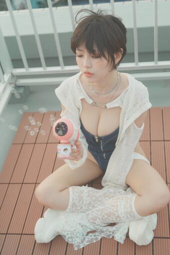 Eeelyeee