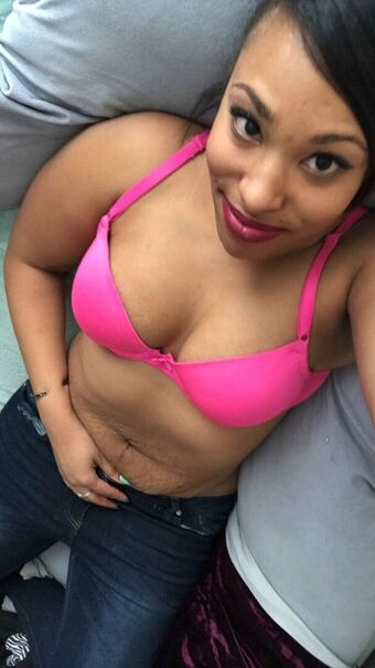 Elaynah Nøgen Lækager OnlyFans Foto 9