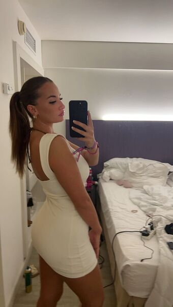 Ella Read Nøgen Lækager OnlyFans Foto 5