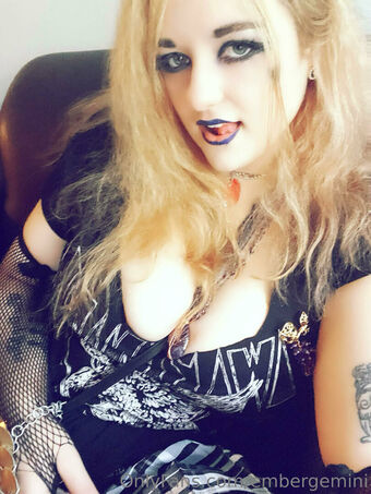 embergemini Nøgen Lækager OnlyFans Foto 25
