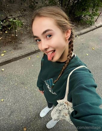 emilage Nøgen Lækager OnlyFans Foto 115