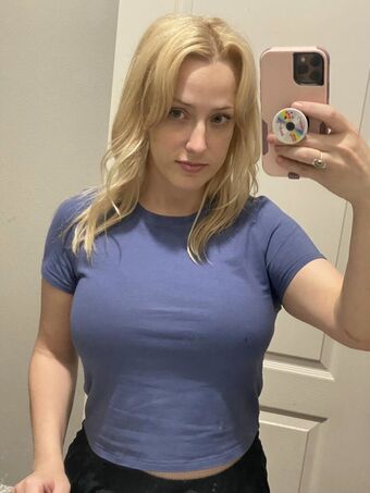 Emily Hebert Nøgen Lækager OnlyFans Foto 3