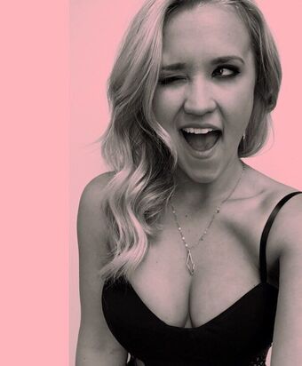 Emily Osment Nøgen Lækager OnlyFans Foto 192