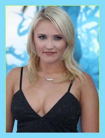 Emily Osment Nøgen Lækager OnlyFans Foto 196