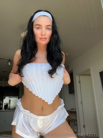 emilykernsx