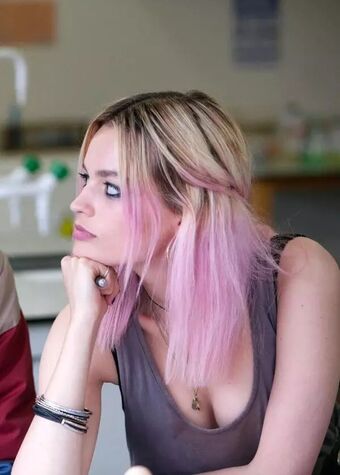 Emma Mackey