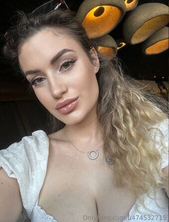 Euphoria_boobs