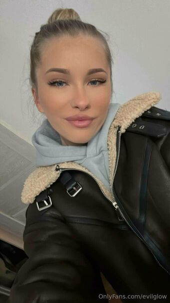 evilglow Nøgen Lækager OnlyFans Foto 10