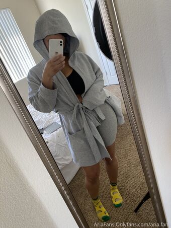 famousaria Nøgen Lækager OnlyFans Foto 22