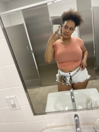 famousaria Nøgen Lækager OnlyFans Foto 24