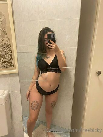 freebicky Nøgen Lækager OnlyFans Foto 4
