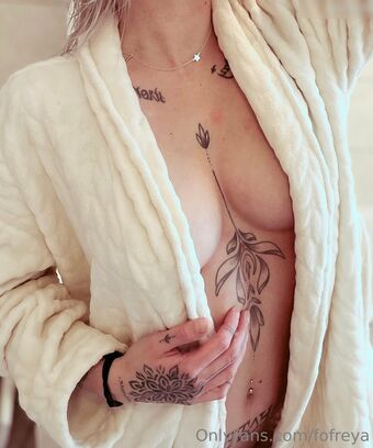 Fununu_ Nøgen Lækager OnlyFans Foto 24
